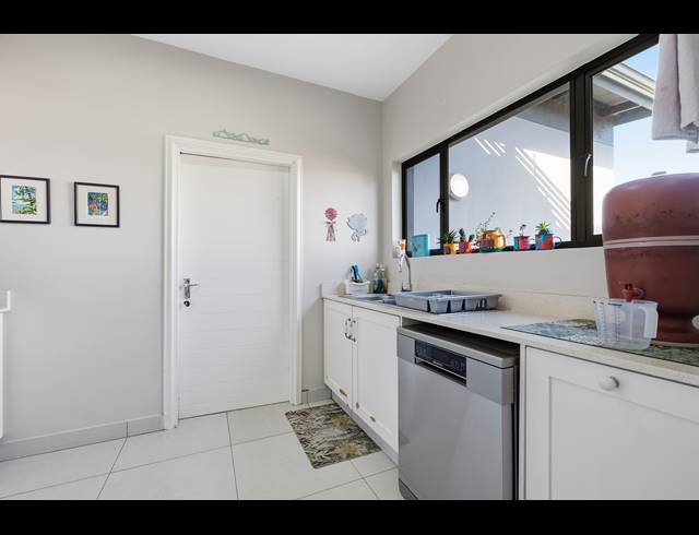4 BEDROOM HOUSE FOR SALE IN PALM LAKES ESTATE